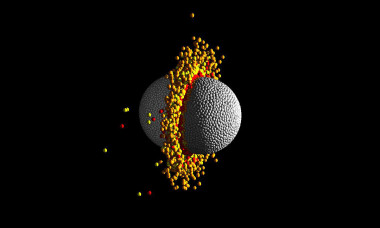 <p>Simulación hidrodinámica de una colisión frontal de alta velocidad entre dos planetas de masa terrestre. El rango de temperatura del material está representado por cuatro colores: gris (el más frío), naranja, amarillo y rojo (el más caliente). Estas colisiones expulsan una gran cantidad del material del manto de silicato, dejando un planeta remanente de alto contenido de hierro y alta densidad similar a las características observadas en exoplaneta Kepler-107c. / Z. M. Leinhardt and T. Denman (Univ. Bristol)</p>