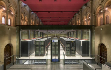 <p>Una antigua iglesia alberga el actual Marenostrum 4. La versión 5 estará en un edificio próximo. / Ciencia.gob/BSC-CNS</p>