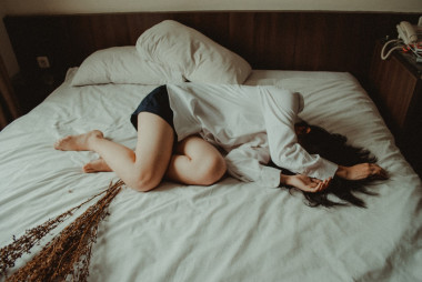 <p>La fibromialgia es un síndrome que puede causar sensibilidad creciente al dolor, fatiga, rigidez muscular, problemas de sueño, dolores de cabeza, etc. / <a href="https://unsplash.com/photos/mSXMHkgRs8s" target="_blank">Unplash</a></p>