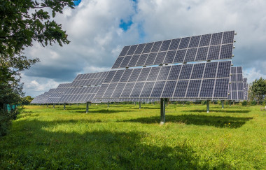 <p>Debido a la infinita variedad de condiciones atmosféricas combinadas con distintas posiciones del sol, la optimización de los paneles fotovoltaicos es muy complicada. / Pixabay.</p>