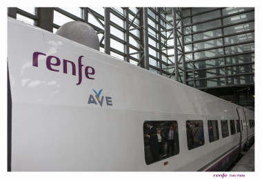 <p>El proyecto cubre la actual flota AVE Renfe de 89 trenes y en 20 estaciones de cercanías./ Renfe</p>