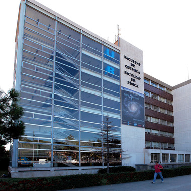 <p>La Universidad de Barcelona es uno de los miembros del nuevo Laboratorio para el Descubrimiento de Nuevos Materiales (NOMAD). / UB</p>
